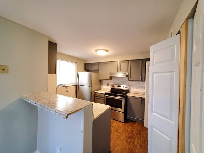 Building Photo - 7516 Pebblestone Dr