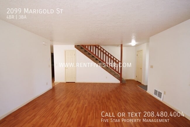 Building Photo - 2099 Marigold St