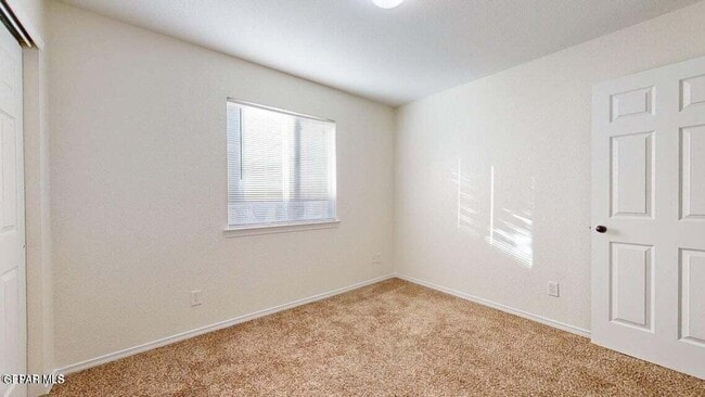 Building Photo - 2112 Shreya St