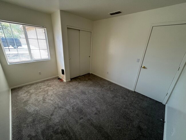 Building Photo - 12232 W Windrose Dr