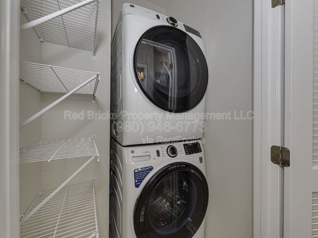 Building Photo - 1011 Ketchum Ct