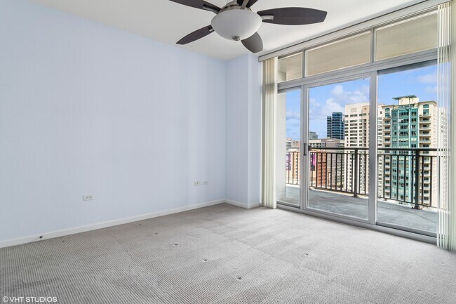 Building Photo - 600 N Dearborn St