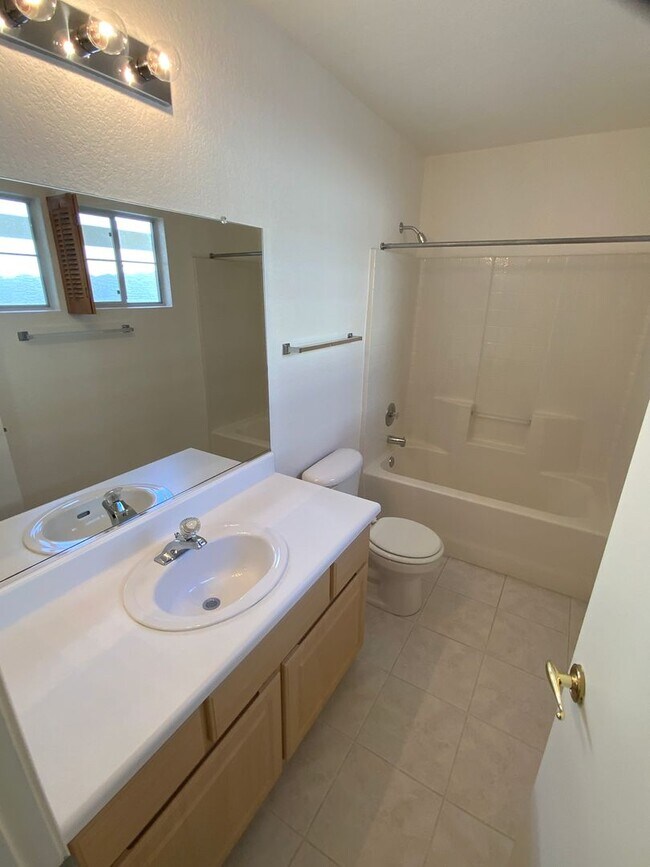 Building Photo - Single Story Henderson Home with 3-Car Gar...