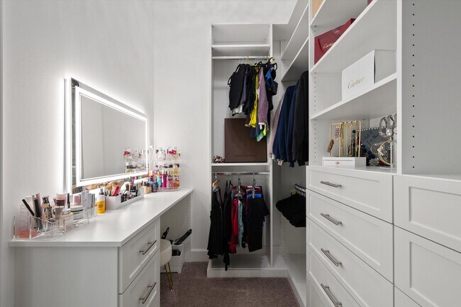 Building Photo - 4727 Estates Cir