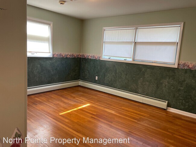 Building Photo - 3 br, 1 bath House - 105 Chestnut St.