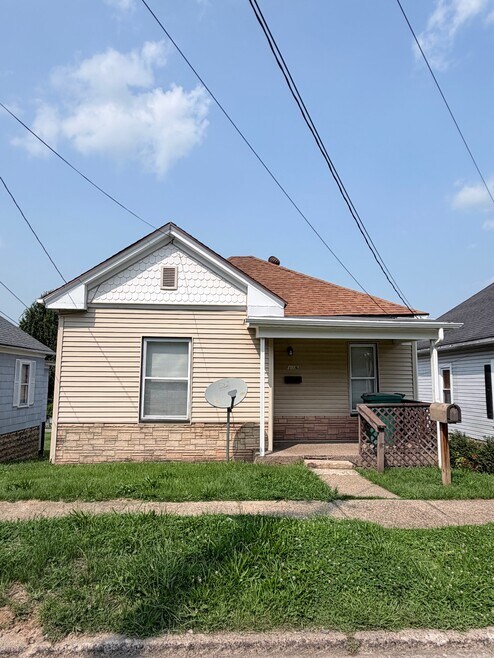 Building Photo - 116 W Woodland Ave