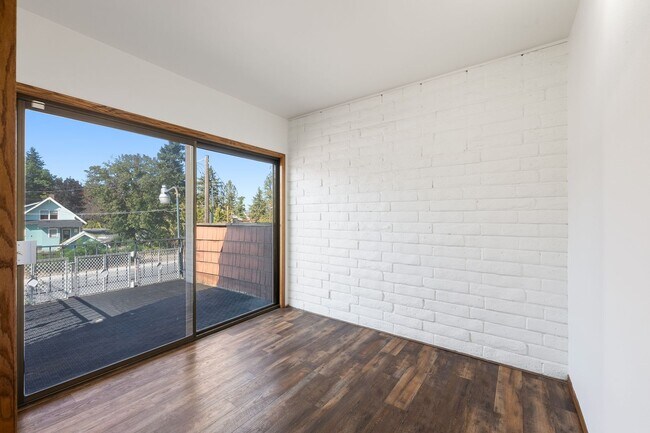 Building Photo - 1716 N Pettet Dr