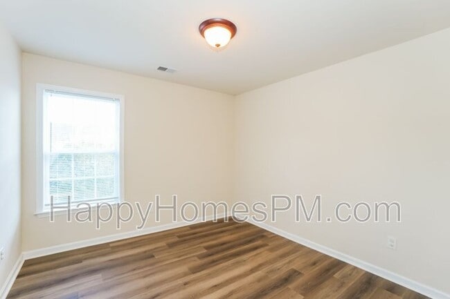 Building Photo - 614 Parkwood Dr