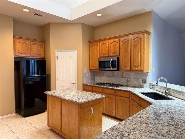 Building Photo - 8617 Shadow Trace Dr