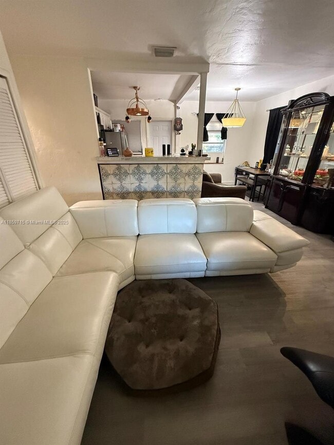 Building Photo - 3 bedroom in Miami Spring FL 33166
