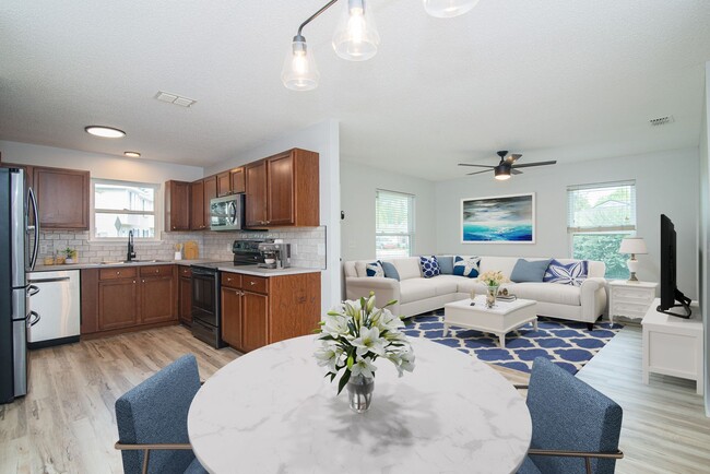 Building Photo - 1101 Scheidel Ct