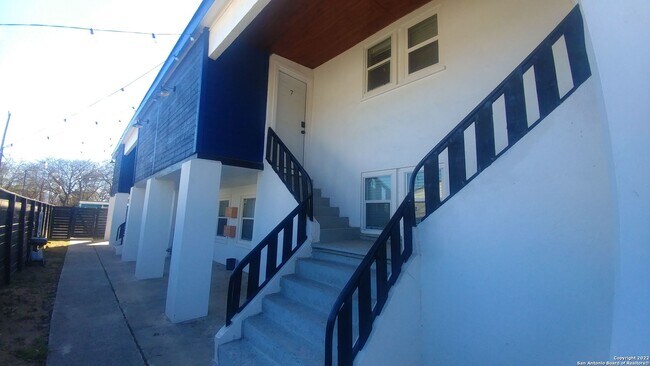 Building Photo - 115 Caldwell St