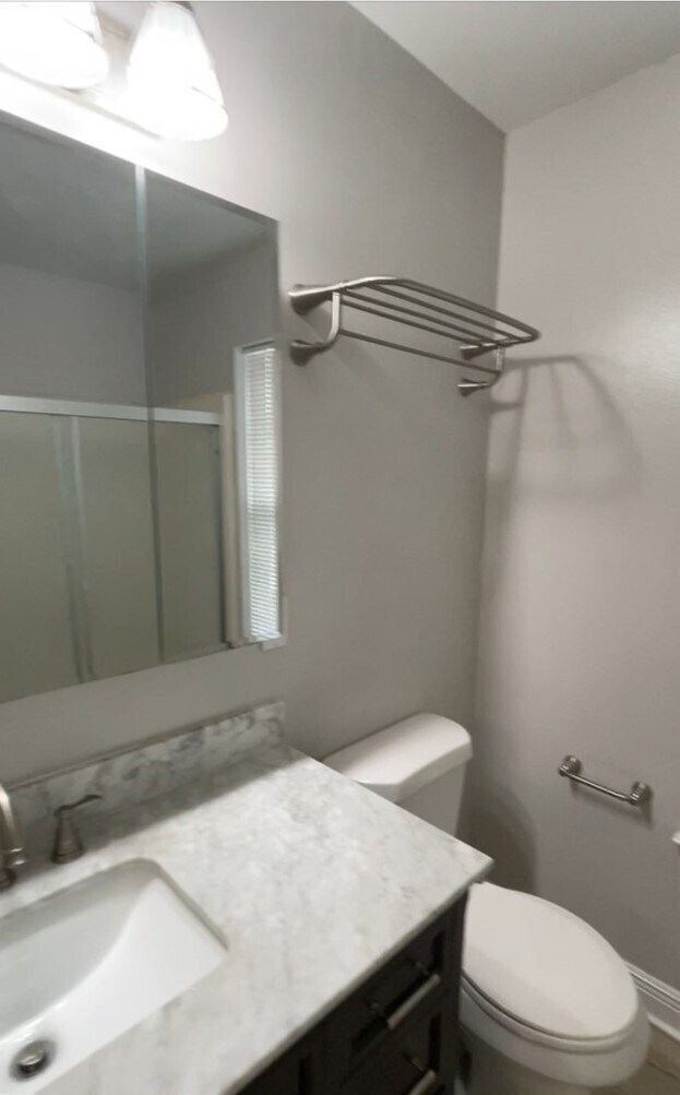 bathroom - 1909 Foucher St