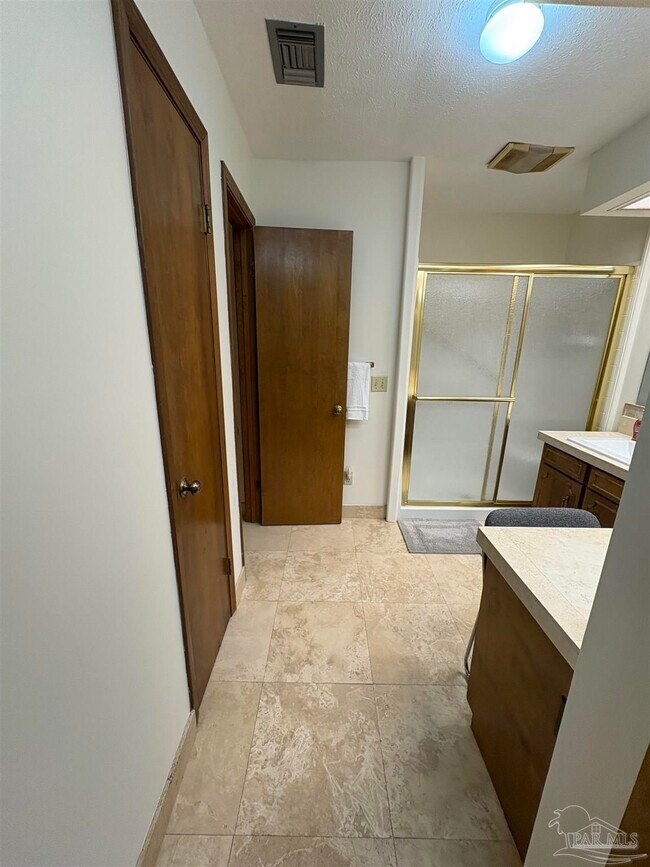 Building Photo - 8755 Thunderbird Dr