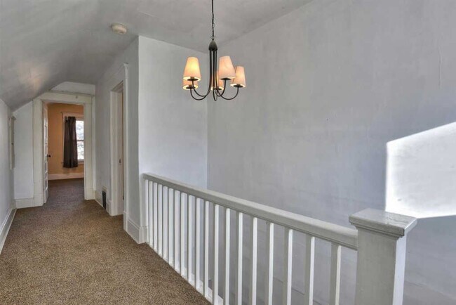 Building Photo - 1709 W Spofford Ave