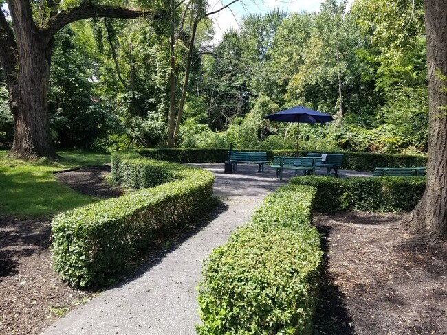 Building Photo - 2 bedroom Mayflower Condo for Rent