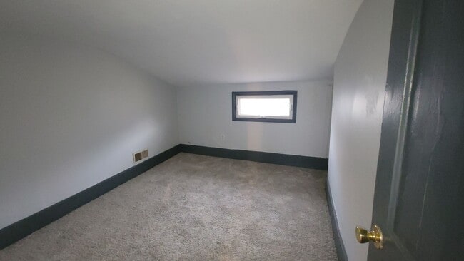 Building Photo - 217 Thompson St