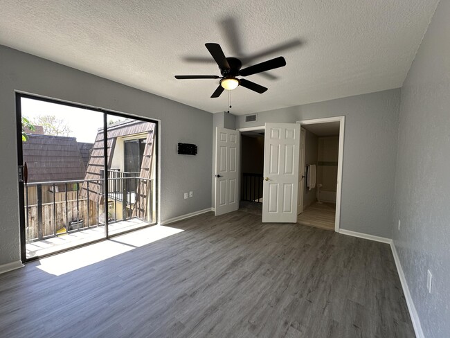 Building Photo - 308 3rd Ct