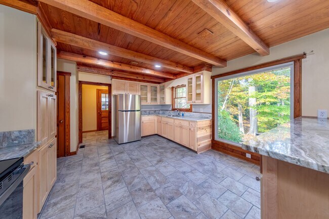 Building Photo - 107 Lorac Ct