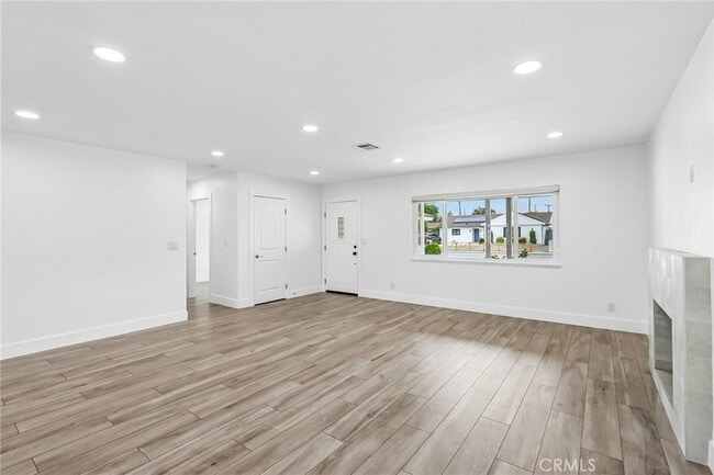 Building Photo - 17151 Hague Ln