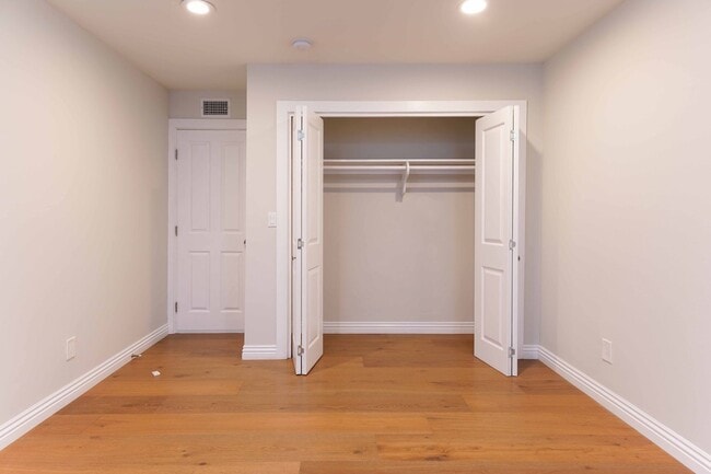 Building Photo - !! DESIRABLE 3 BEDROOM 3 BATHROOM LOCATED IN BEAUTIFUL RANCHO PALOS VERDES !!