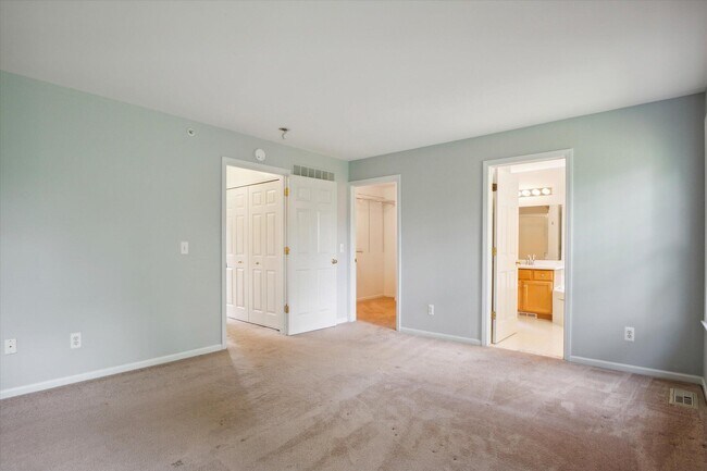 Building Photo - 2817 Barclay Way