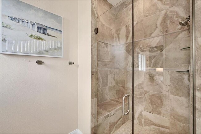 Building Photo - 455 Nokomis Ave S