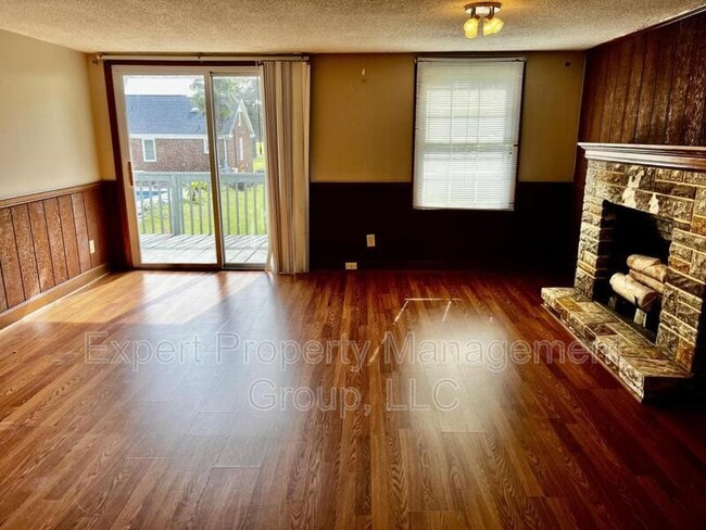 Building Photo - 103 Winterlochen Dr