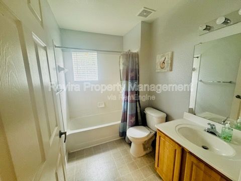 Building Photo - 4000 Venetian Bay Dr