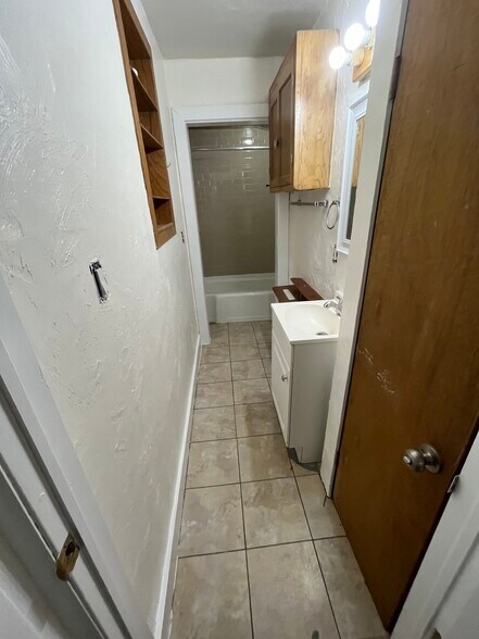 Building Photo - 485 Hillside Ave