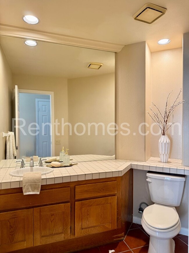 Building Photo - 12613 Crest Knolls Ct