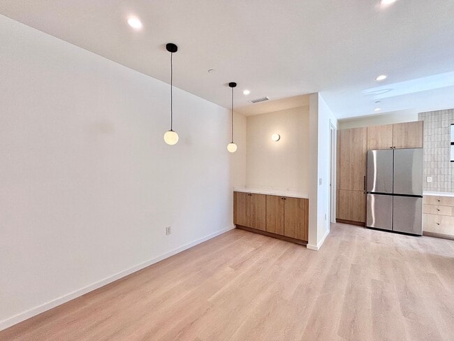 Building Photo - 17852 Saticoy St