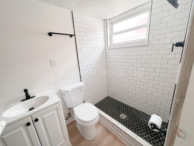 Building Photo - 3983 Lynward Rd