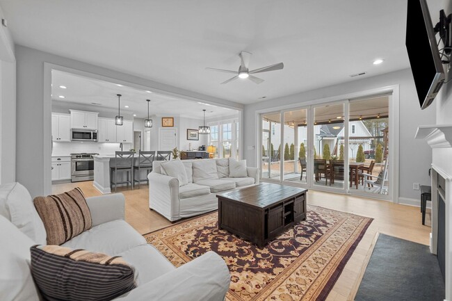 Building Photo - Exquisite 4 Bedroom/4 bath home in the Wyn...