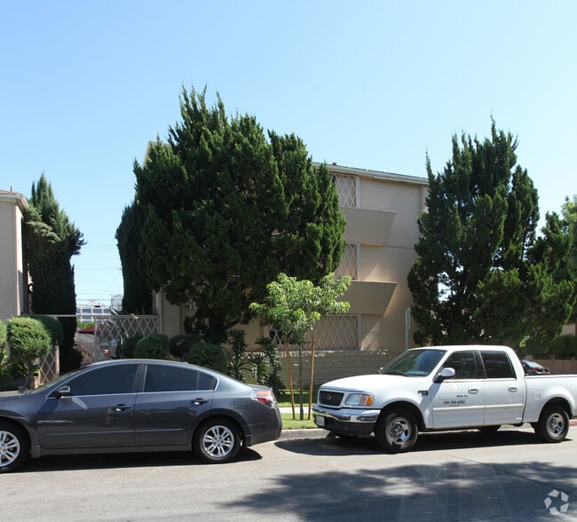 Building Photo - 508 E Palm Ave