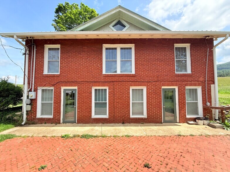 Building Photo - 1681 Linville Creek Rd