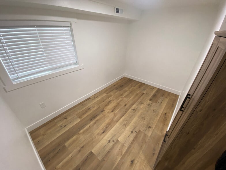 Building Photo - 1005 N 900 E