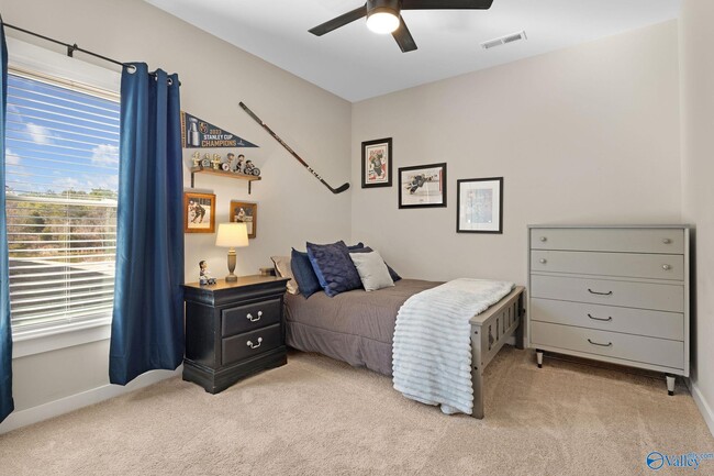 Building Photo - 44 Oak Ridge Pl