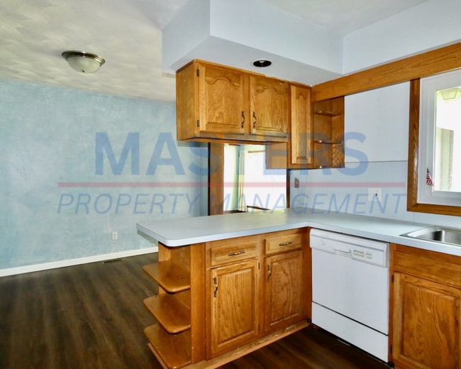 Building Photo - 10477 Mandell Rd