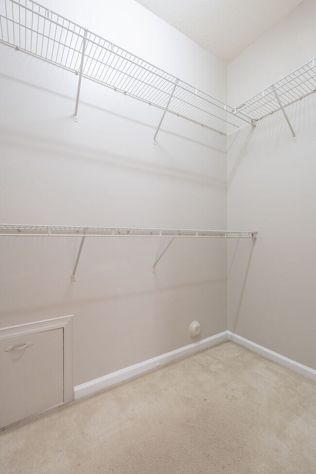 Building Photo - 4022 Holston Ct