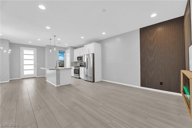 Building Photo - 11665 Redwood Mountain Ave