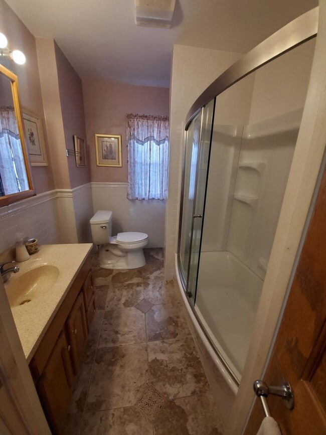 Building Photo - Great Deal in Allston! 5-Bed, 3-Bath