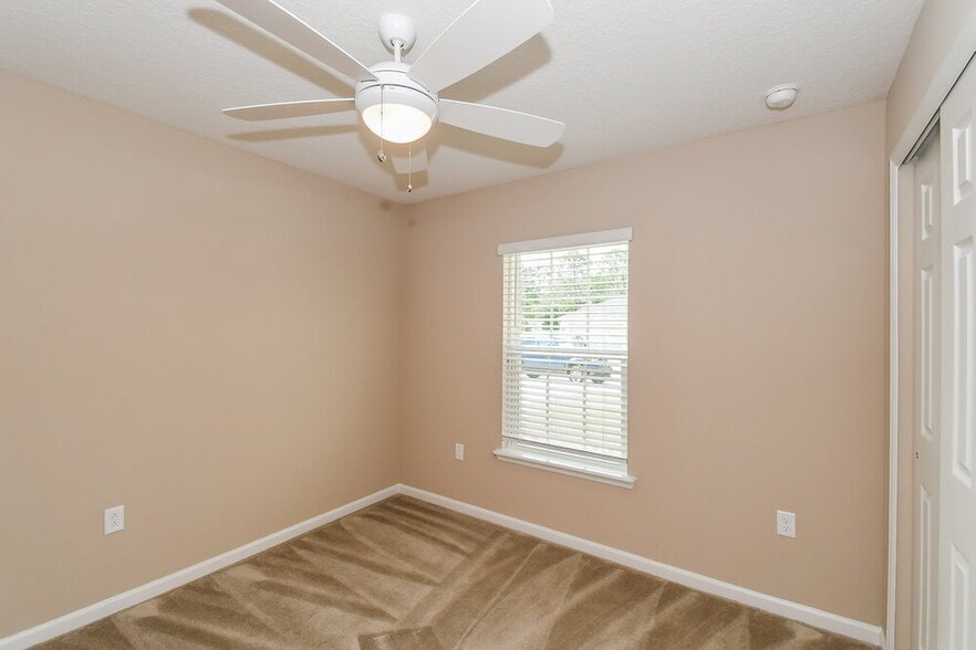 Building Photo - 9591 Palm Reserve Dr