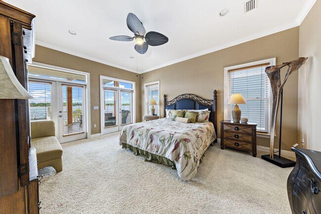 Building Photo - 1232 W Lagoon Ave