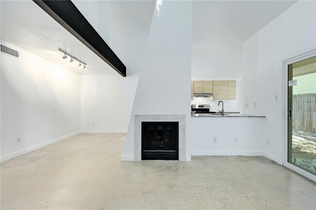 Building Photo - 1502 Bridgeway Dr