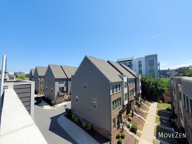 Building Photo - 3645 S Tryon St