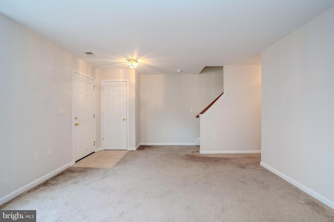 Building Photo - 5 Rafting Way