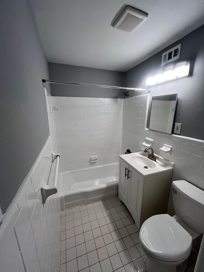 Building Photo - 3057 Pharr Ct N Northwest