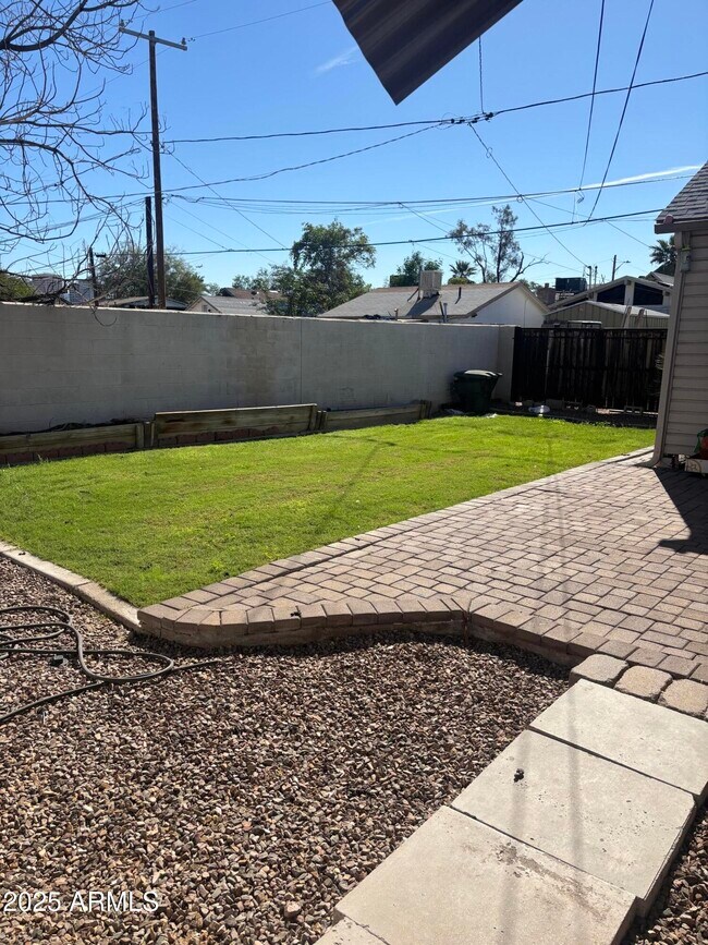 Building Photo - 1329 W Fillmore St