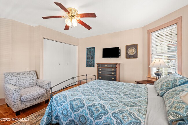 Building Photo - 49 Franklin Ave